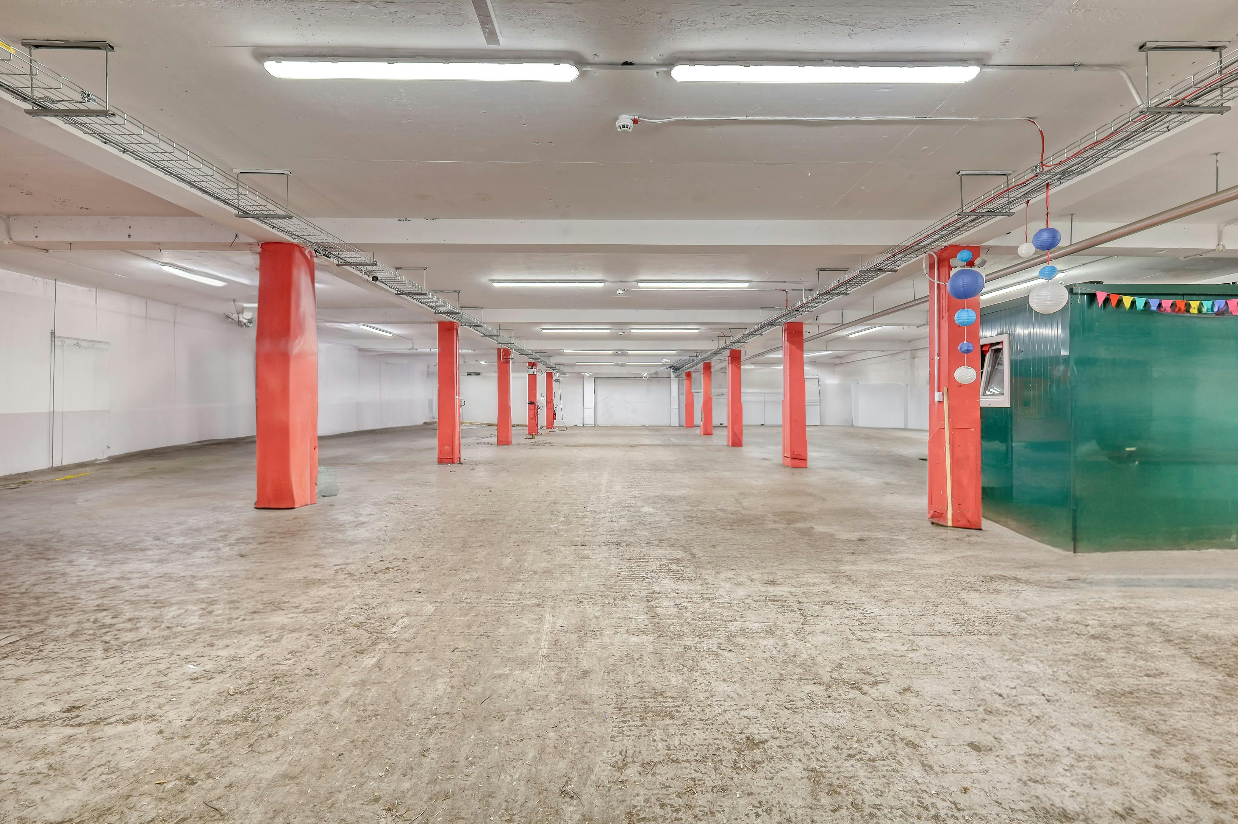 Industrial Unit in London - photo 2