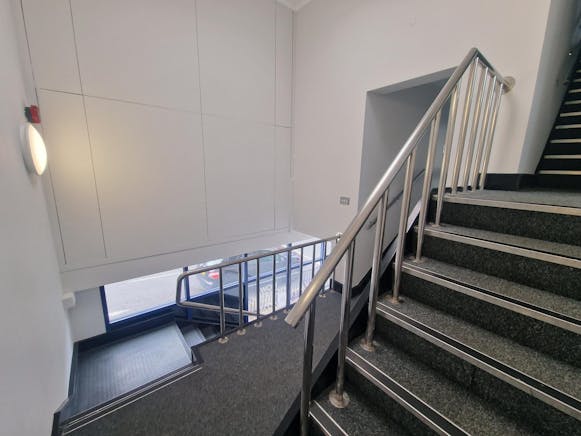 1st & 2nd Floors 35 Winchester Street, Basingstoke, Office To Let - 20251027_120542.jpg