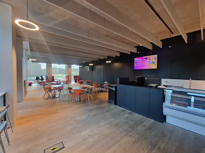 Tower Hamlets Town Hall, London, E Class restaurant (with extract) / Restaurant / Cafe / Retail To Let - 6364be36-887c-4d14-94fd-076b606ff912.jpg
