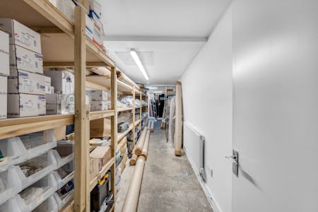 281 Ballards Lane, London, Retail To Let - DSC03431.jpg