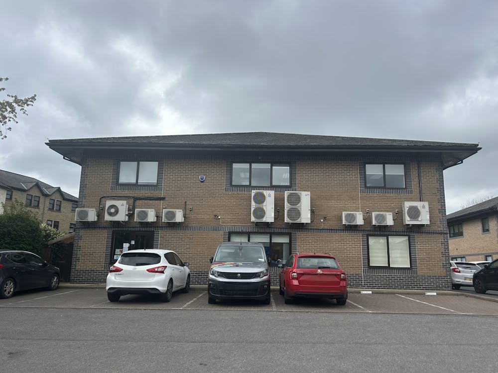 8 Grove Park Court - Rear Elevation.JPG