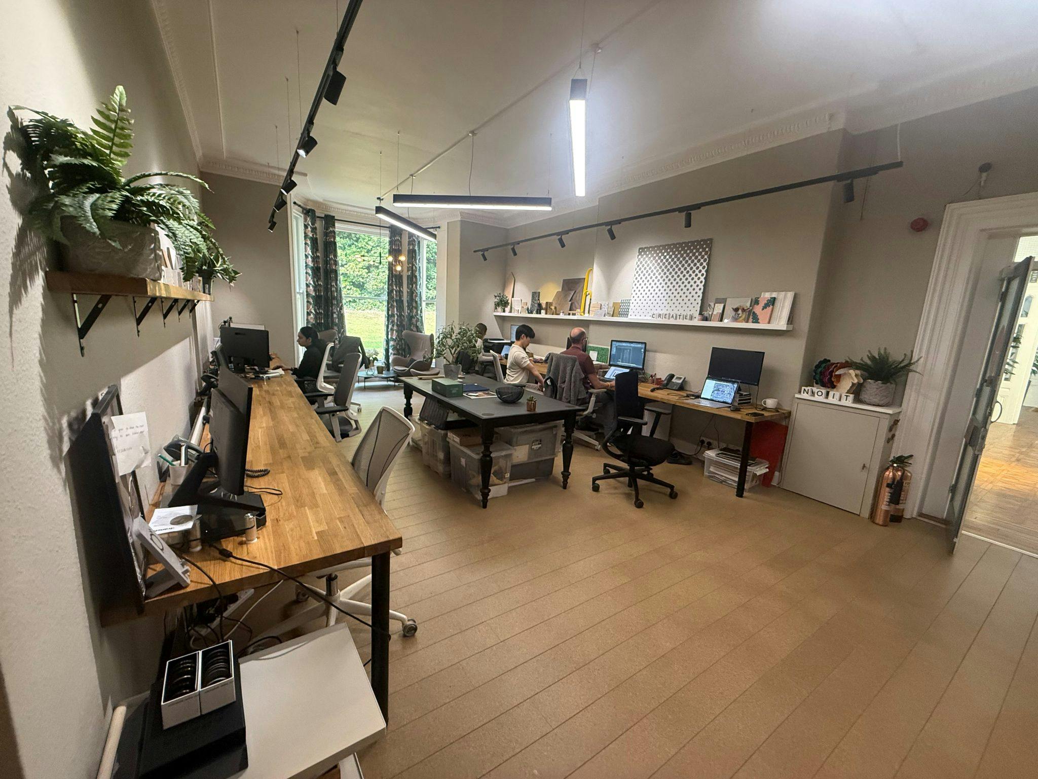 Office in Surbition - photo 4