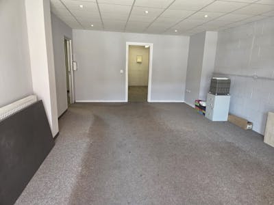 Airbourne Industrial Estate, Leigh-On-Sea, Office To Let - IMG20250613WA0020.jpg