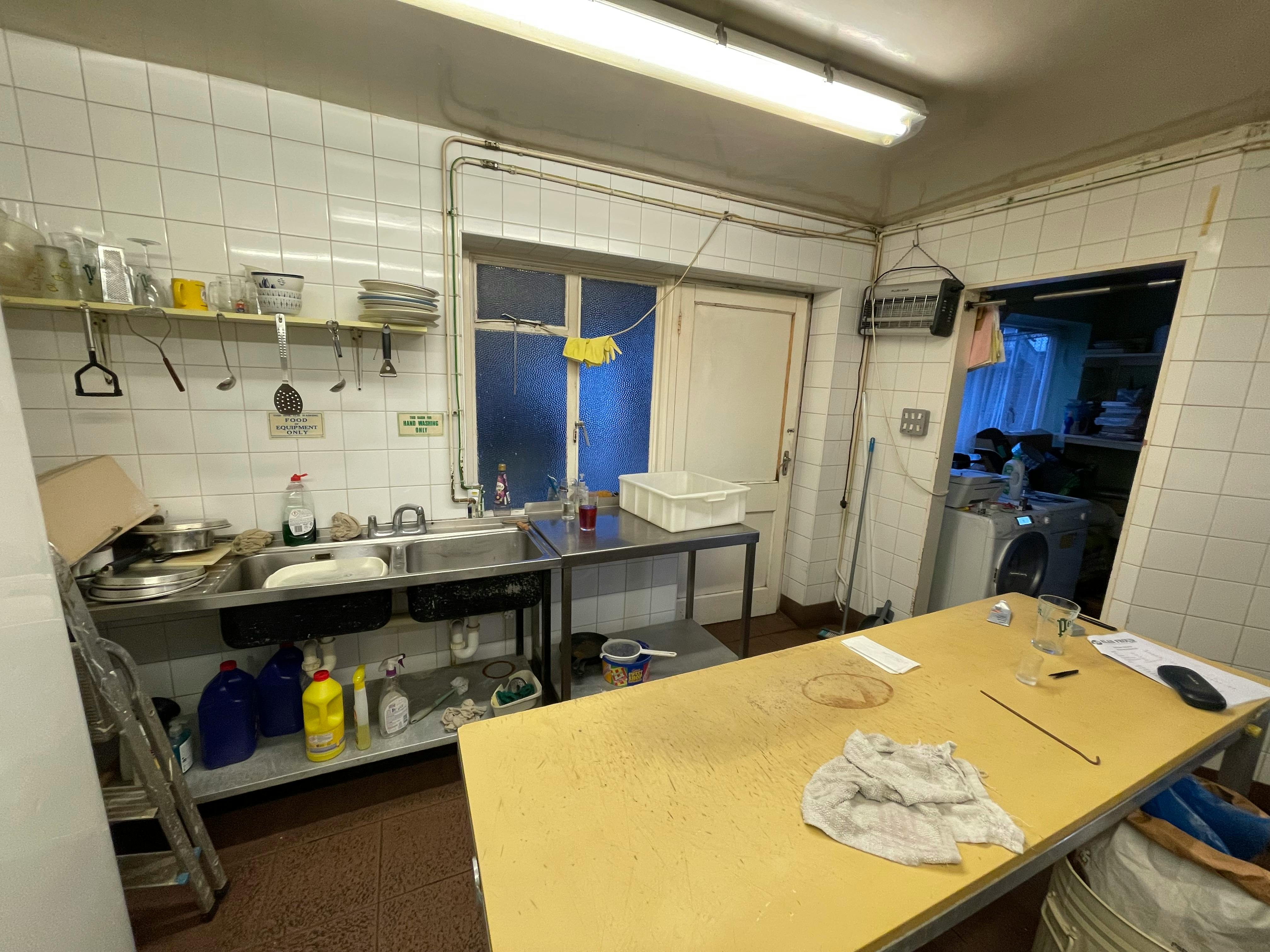 Retail/Shop in Fordingbridge - photo 3