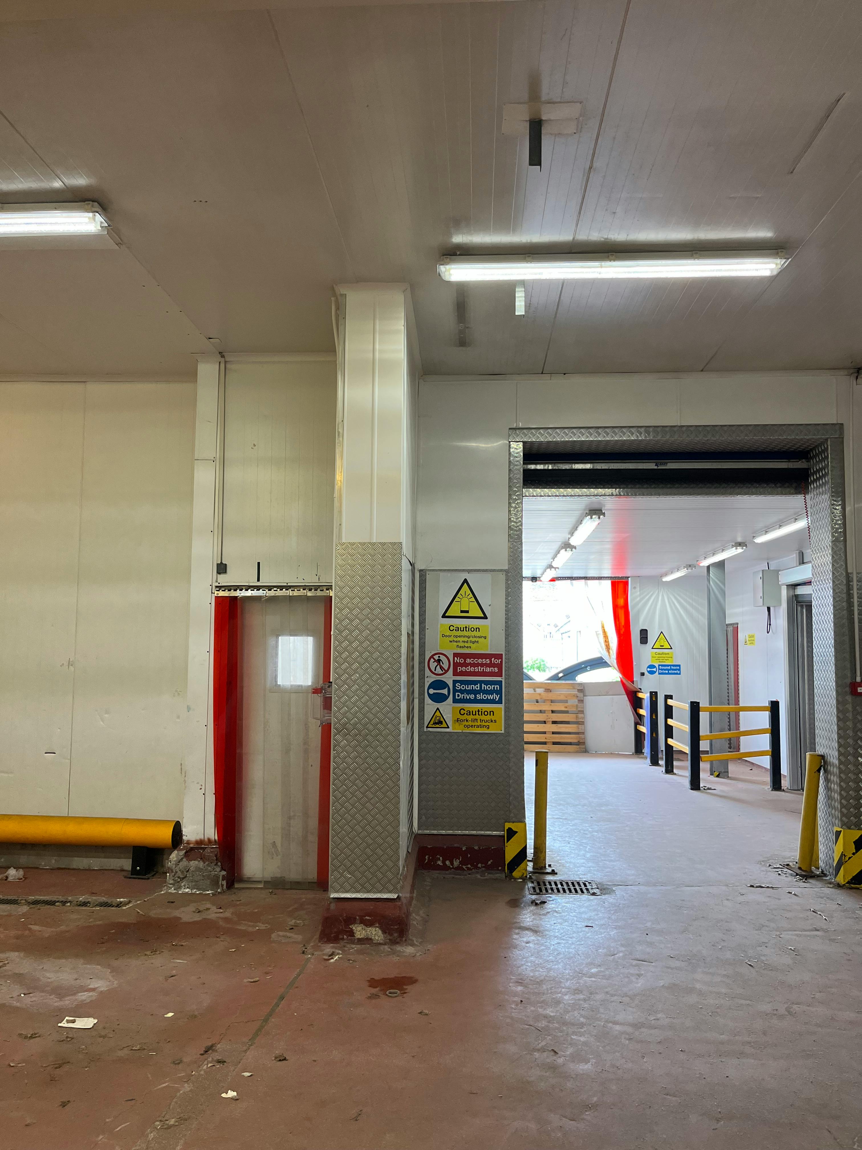 Industrial Unit in London - photo 3