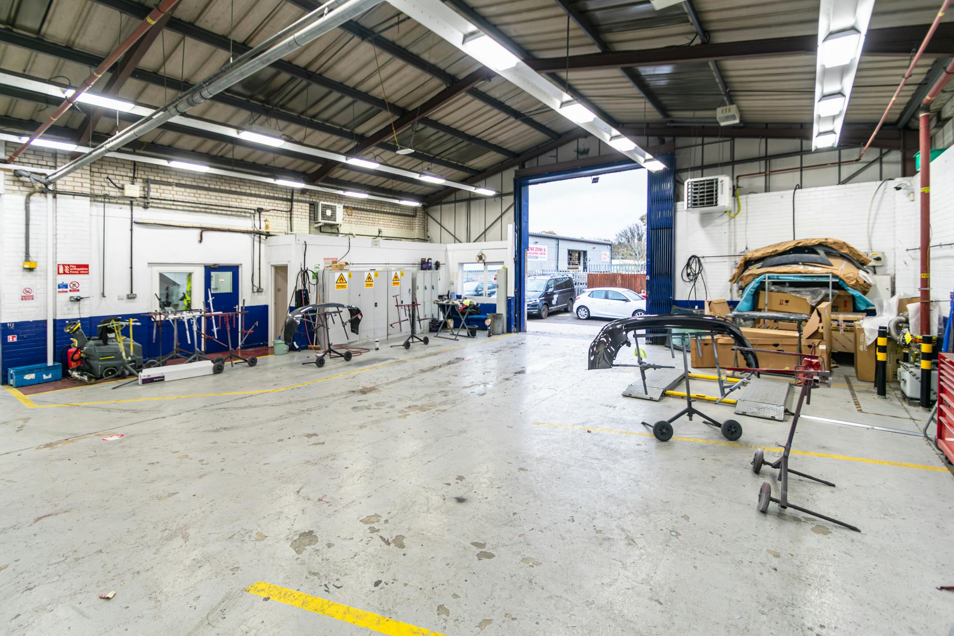 Industrial Unit in Bournemouth - photo 2