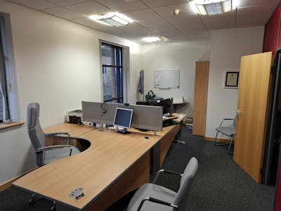 6 Charter Point Way, Ashby-de-la-Zouch, Office To Let - 20241218_101157.jpg