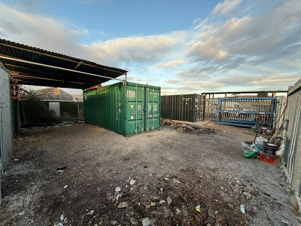 Yard 2, Clovelly Works - WhatsApp Image 2026-10-28 at 15.51.40 (1).jpeg