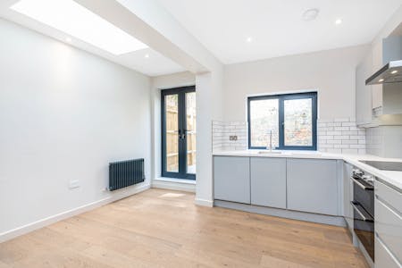 Tuskar Street, London, Residential House / Terraced house To Let - Kitchen