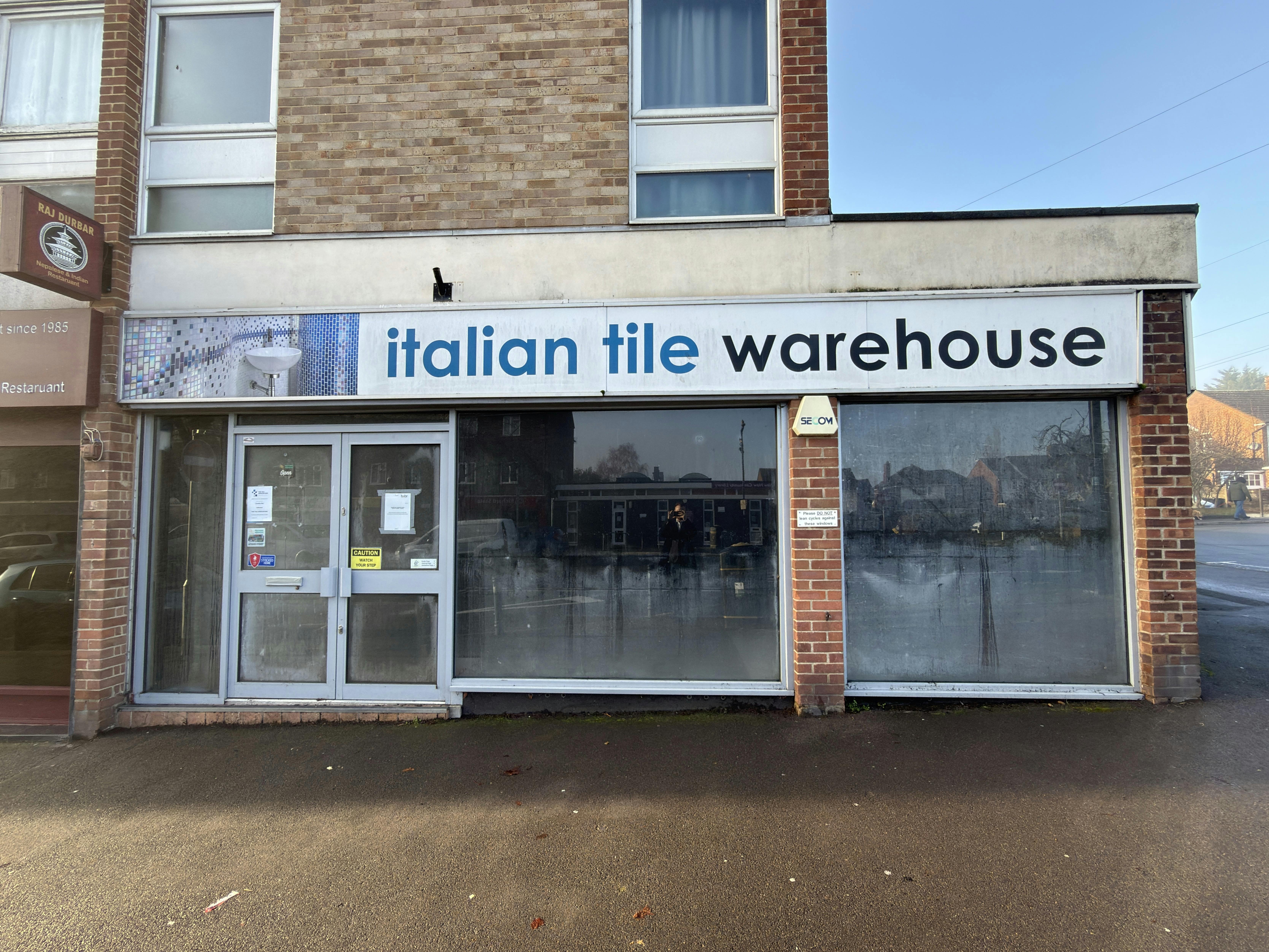 33 The Broadway, Addlestone, Retail To Let - IMG_5967.JPEG