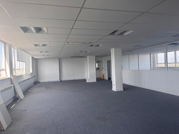 4th Floor Sunley House, Oxford Road, Aylesbury, Offices To Let - WhatsApp Image 20250502 at 103656_a562d30a.jpg