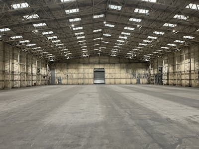 Hangar 1, Westcott Venture Park, Aylesbury, Industrial To Let - 20250716_125355246_iOS.jpg