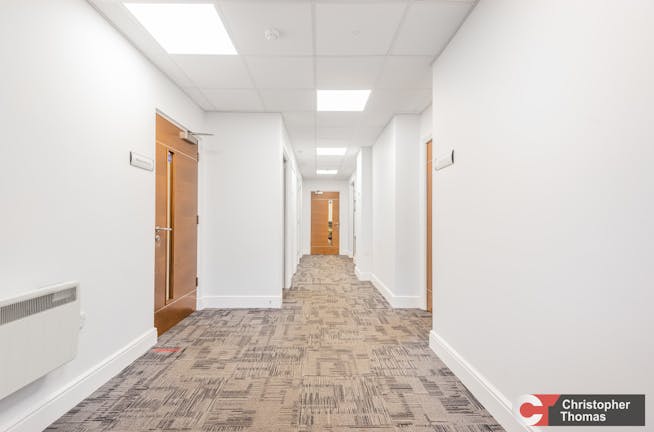 Europa House, Gerrards Cross, Office To Let - Europa House grd floor entrance.jpg