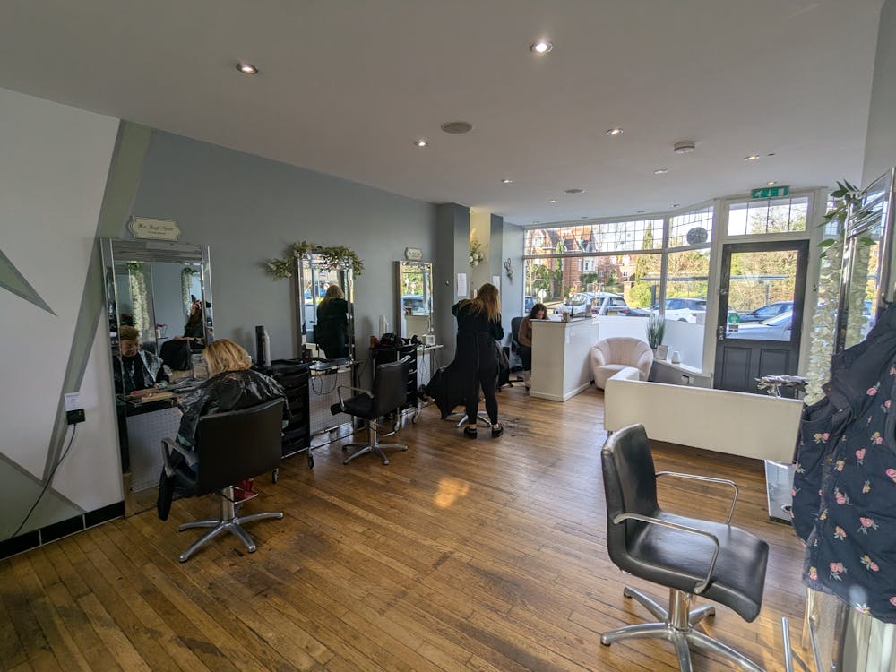 212, London Road - 1000008245.jpg