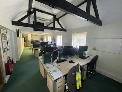 34 Upper High Street, Thame, Investment / Office / Other To Let / For Sale - IMG_2051.JPG