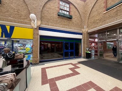 12 Market Place, Burgess Hill, Retail To Let - IMG_9887.jpeg