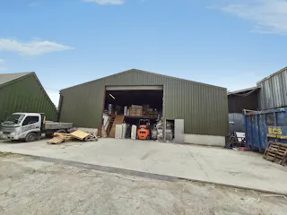 Deville and Lear 1, Beeches Farm, Battlesbridge, Industrial To Let - d7812695-WhatsApp 20Image 202026-07-22 20at 2007.50.24 20 282 29.jpeg