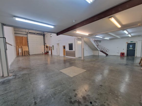 Unit 4 The IO Centre, Brunel Road, Basingstoke, Industrial To Let - 20260507_085928.jpg