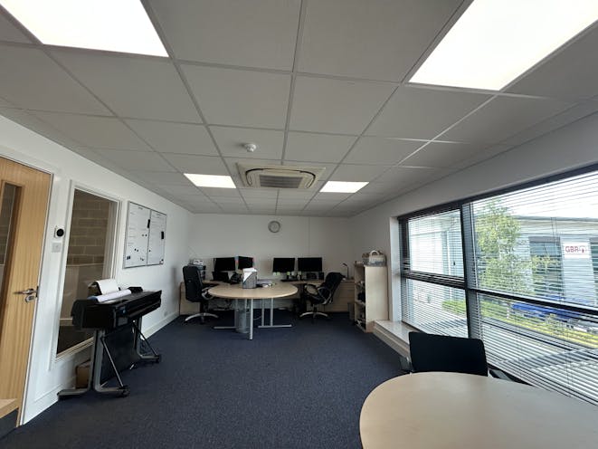 Unit 34, Reading, Warehouse & Industrial To Let / For Sale - IMG_8522.jpeg