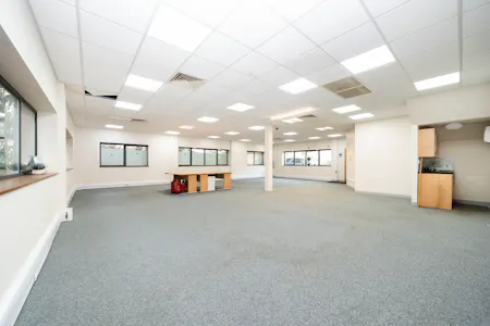 Unit 9, Borehamwood, Office To Let / For Sale - p04.jpg