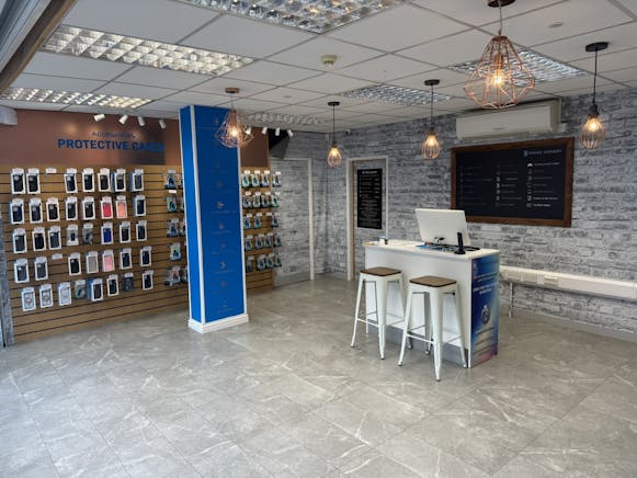 111-113 Guildford Street, Chertsey, Retail To Let / For Sale - IMG_6631.JPEG