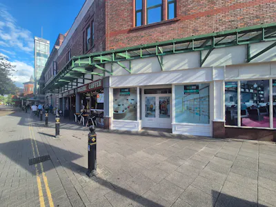 4 Warren Street, Stockport, Retail To Let - 20260909_162127.jpg