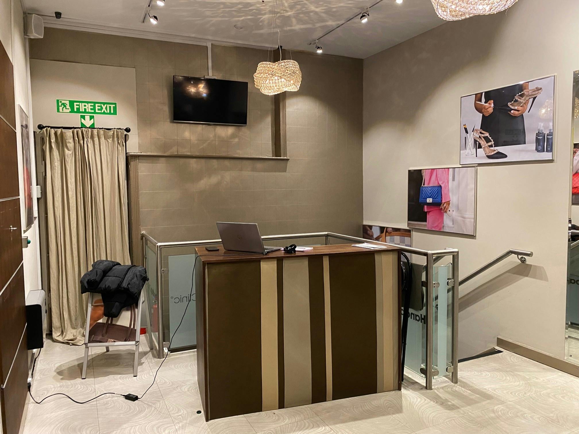 12 Queens Arcade, Leeds, West Yorkshire, LS1 6LF