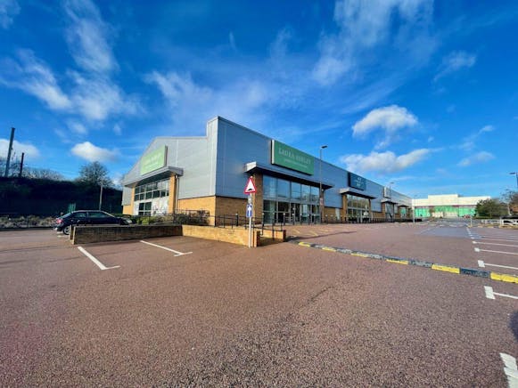 Roebuck Trade Park, Stevenage, Industrial To Let - Image 1