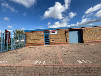 911 Yeovil Road, Slough, Industrial/Logistics To Let - IMG_0164.jpeg