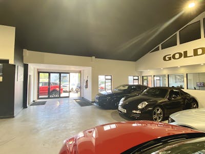 7-10 Station Approach, Hitchin, Automotive / Automotive Roadside (Car Showroom) / Industrial / Industrial Park / Light Industrial / Motortrade / Trade Counter / Trade Counter / Showroom / Workshops / Yard To Let - Image 7
