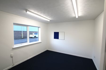 Unit 7 Forest Close, Verwood, Industrial / Storage To Let - IMG_39261.JPG