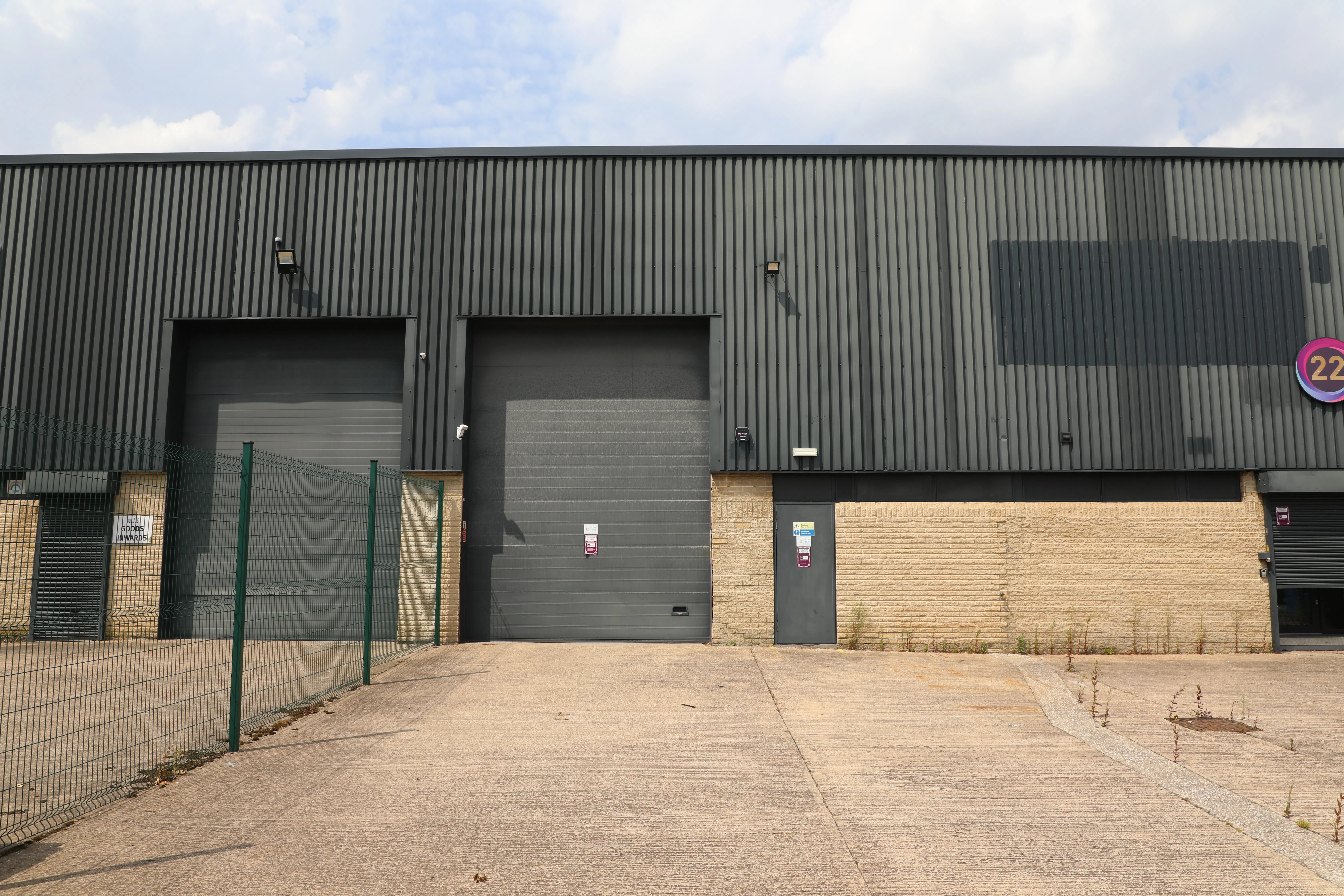 Unit 22 The Ringway, Beck Road, Huddersfield, HD1 5DG