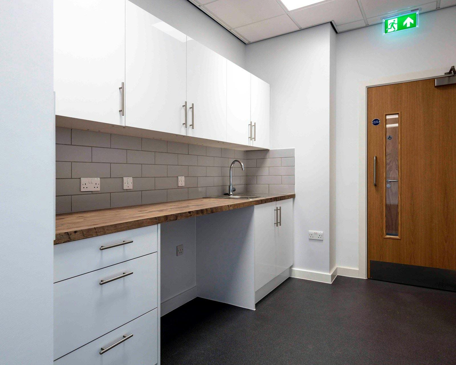 Industrial Unit in Waterlooville - photo 3