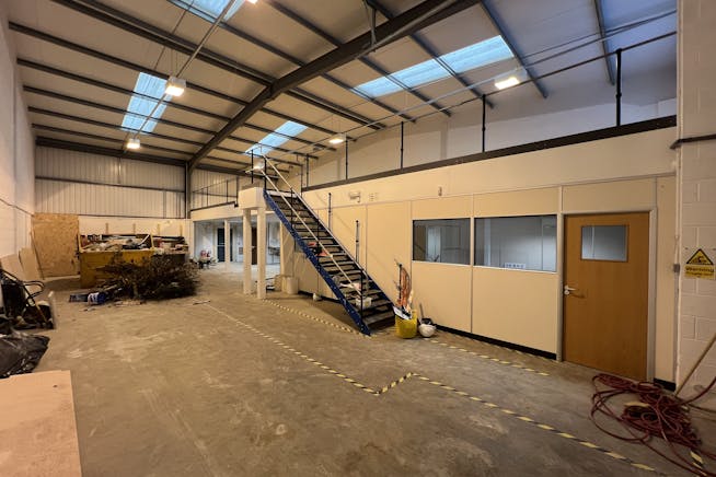 Unit 4 Clifton Centre, Gloucester, Industrial To Let - 20241101_094303390_iOS.jpg Unit 4 Clifton Centre, Gloucester, Industrial To Let - 20241101_094303390_iOS.jpg