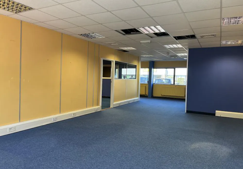 Unit 3B Gatwick Metro Centre - Image 2