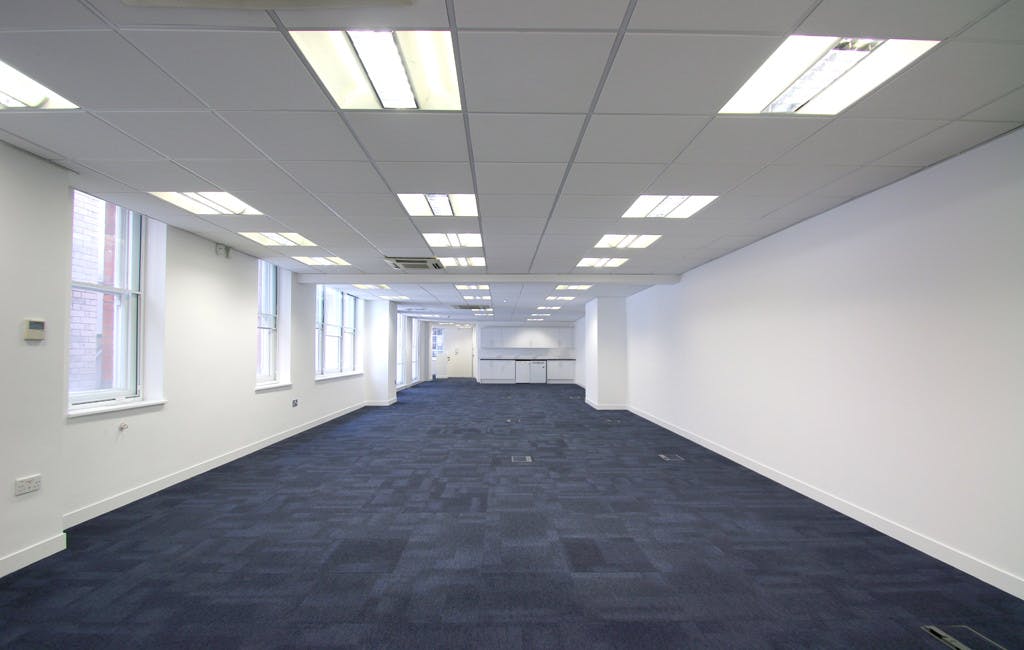 12 Groveland Court, London, Offices To Let - com169210367.jpg