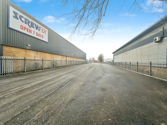 Yards - Rear Of Old Gas Works, Progress Road, Leigh On Sea To Let - bdc6d0b7IMG20250310WA0023.jpg
