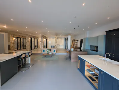Unit 6, Watford, Warehouse To Let - PXL_20260723_092124182.jpg