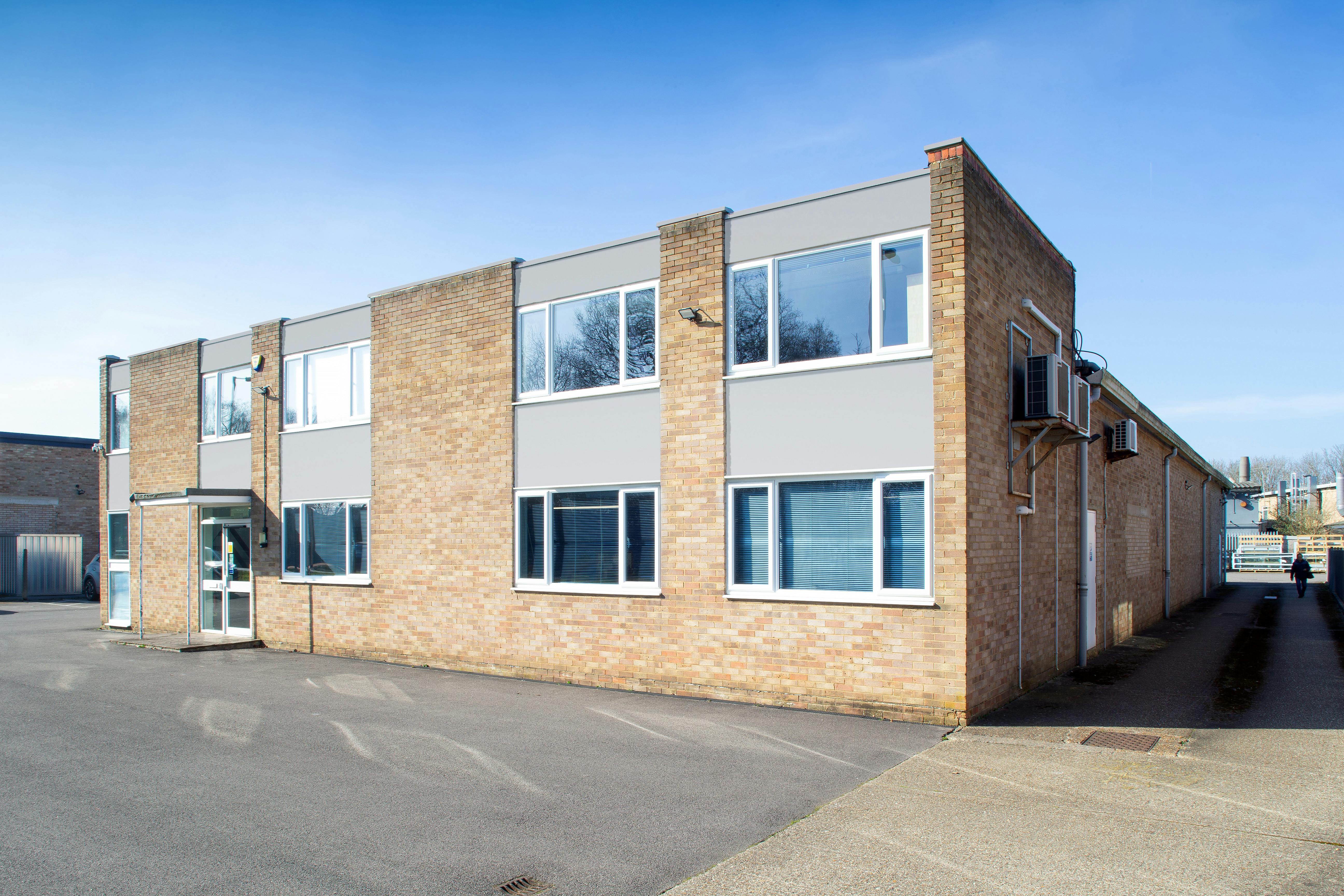 17 Invincible Road, Farnborough, Industrial / Warehouse To Let - Unit 17 Invincible Road.jpg