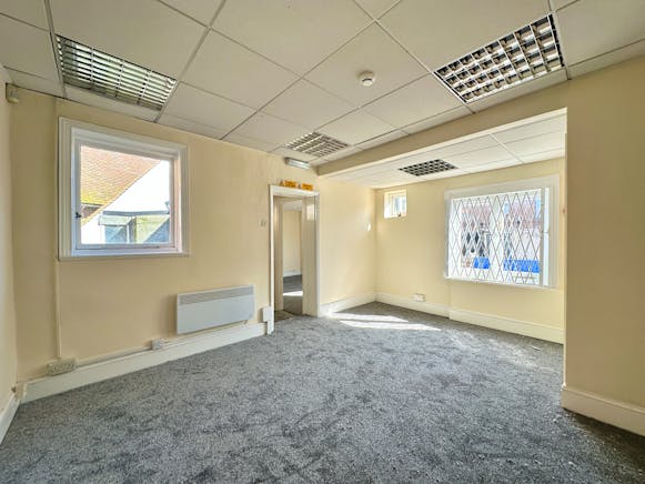 48 High Street South, Dunstable, Office To Let - IMG_6494.JPG