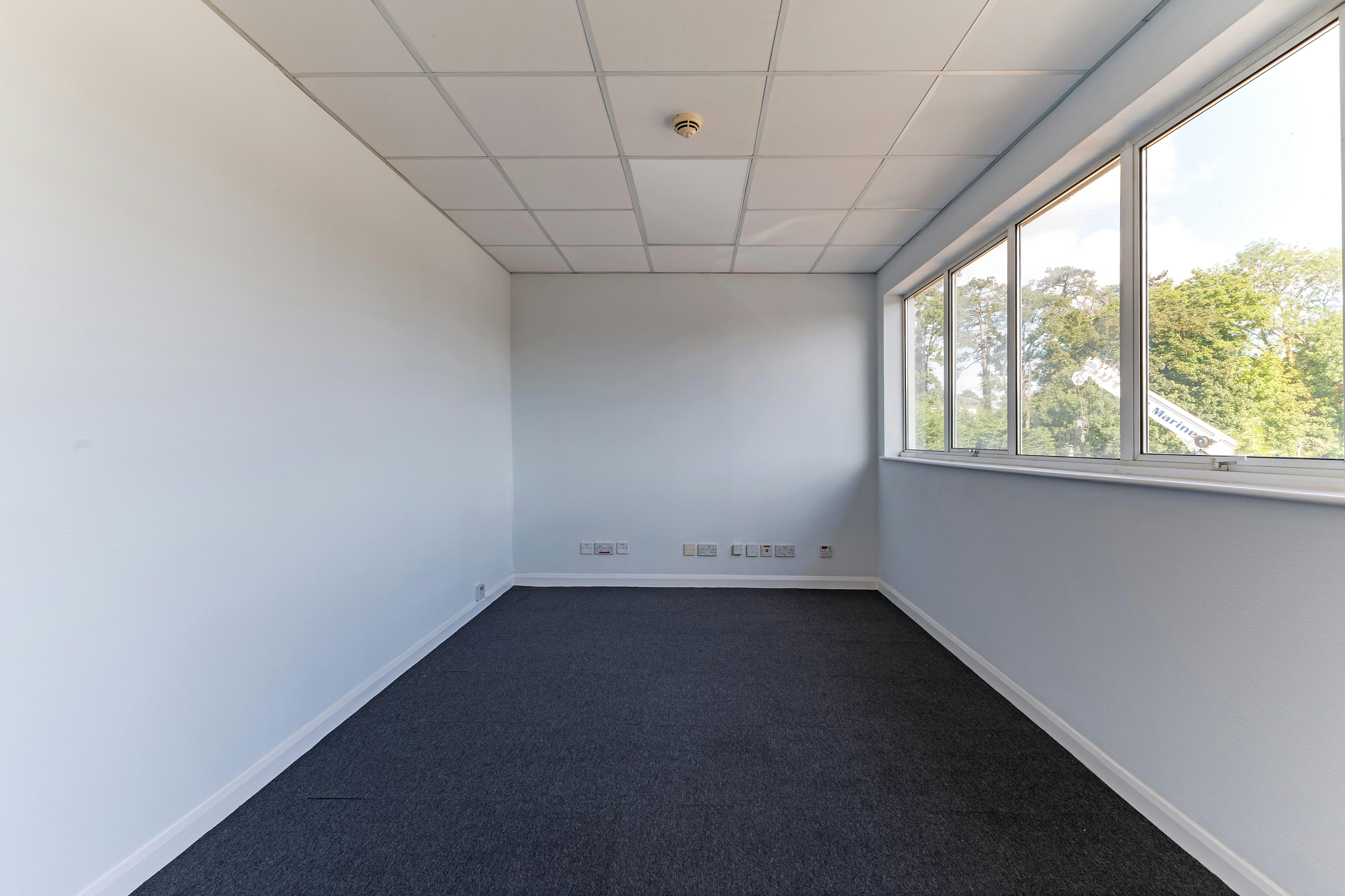 DB Marine Building, Ferry Lane, Cookham on Thames, Offices To Let - 95149_D B Marine Cookham Bridge 26.jpg