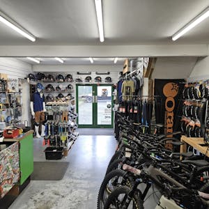 Unit 1, Lexden Lodge, Jarvis Brook, Crowborough, Industrial To Let - 20251017_134347_resized.jpg