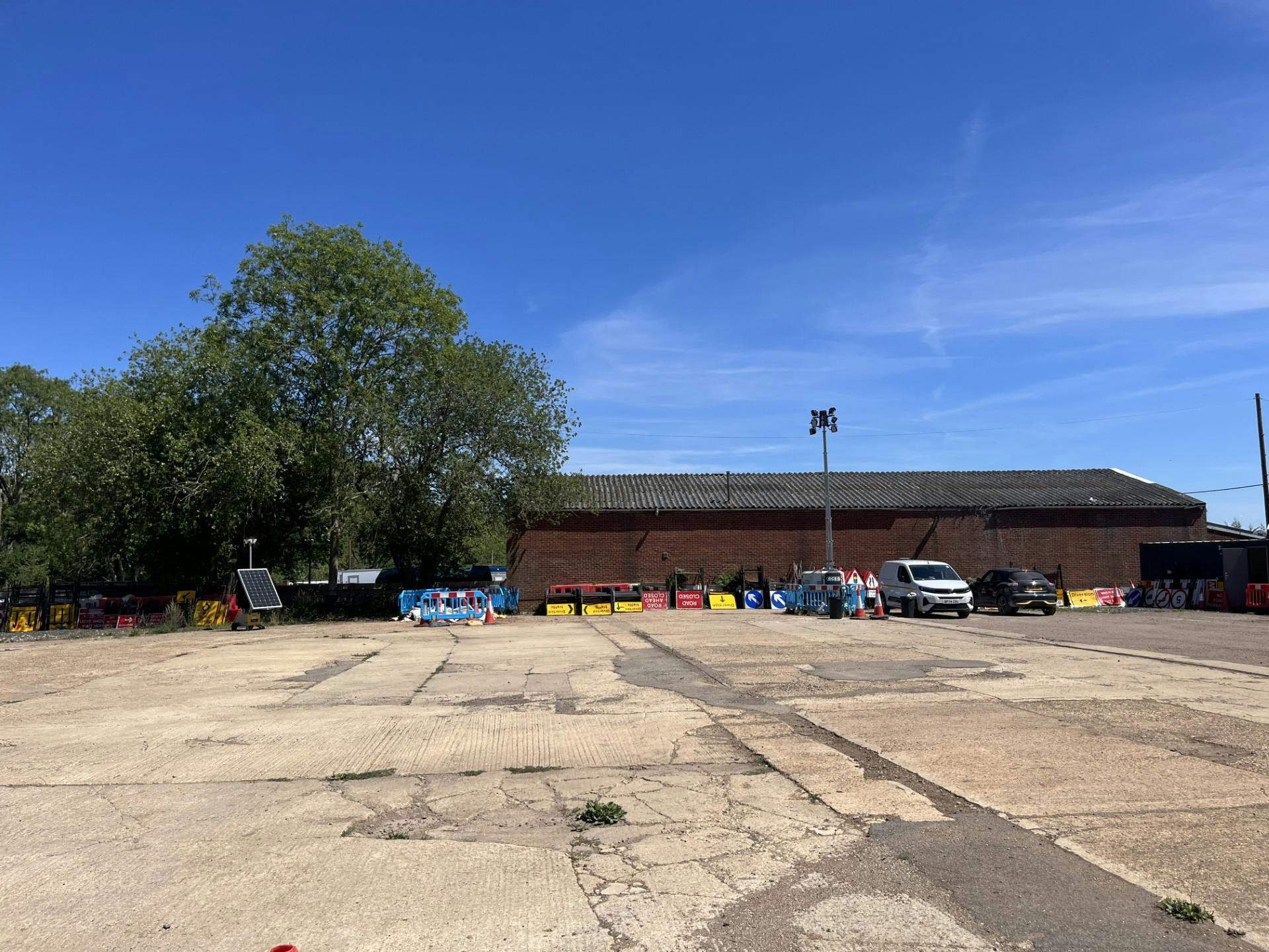 Open Storage, Hayloaders Works, Aylesbury, Land To Let - 4.jpg