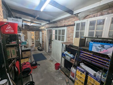 108 High Street, Rickmansworth, Retail To Let - PXL_20260515_092016380.jpg