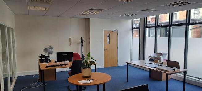 Anchor House (Ground Floor), Bagshot, Offices To Let - 20250826_130641.jpg