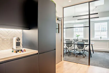 Gresham Street Estate, 48 Gresham Street, London, Office To Let - 8692977-interior23-800.jpg