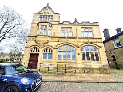 Former Natwest, Norfolk Square, Glossop, Leisure / Office / Retail To Let - 20240418_115221.jpg