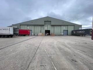 Buildings 163 & 302 Greenham Business Park, Apron Road, Thatcham, Industrial / Warehouse To Let - Building 302