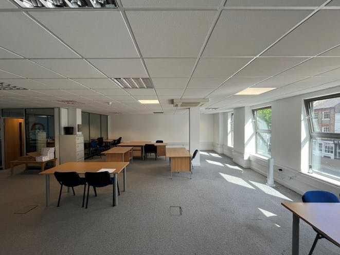 1st Floor, 118 London Street, Reading, Office For Sale - 3.jpg
