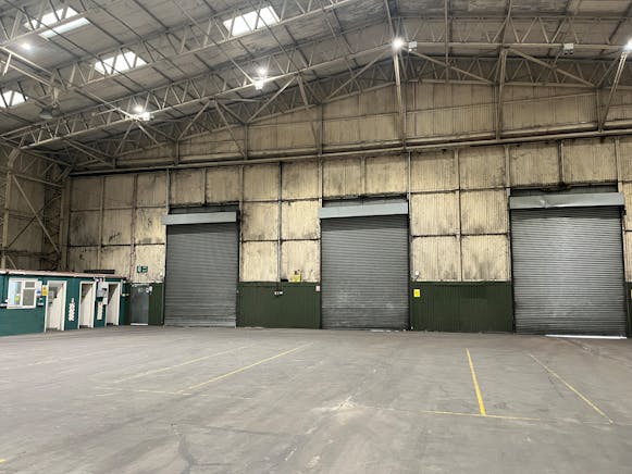 Hangar 1, Westcott Venture Park, Aylesbury, Industrial To Let - 20250716_125401468_iOS.jpg